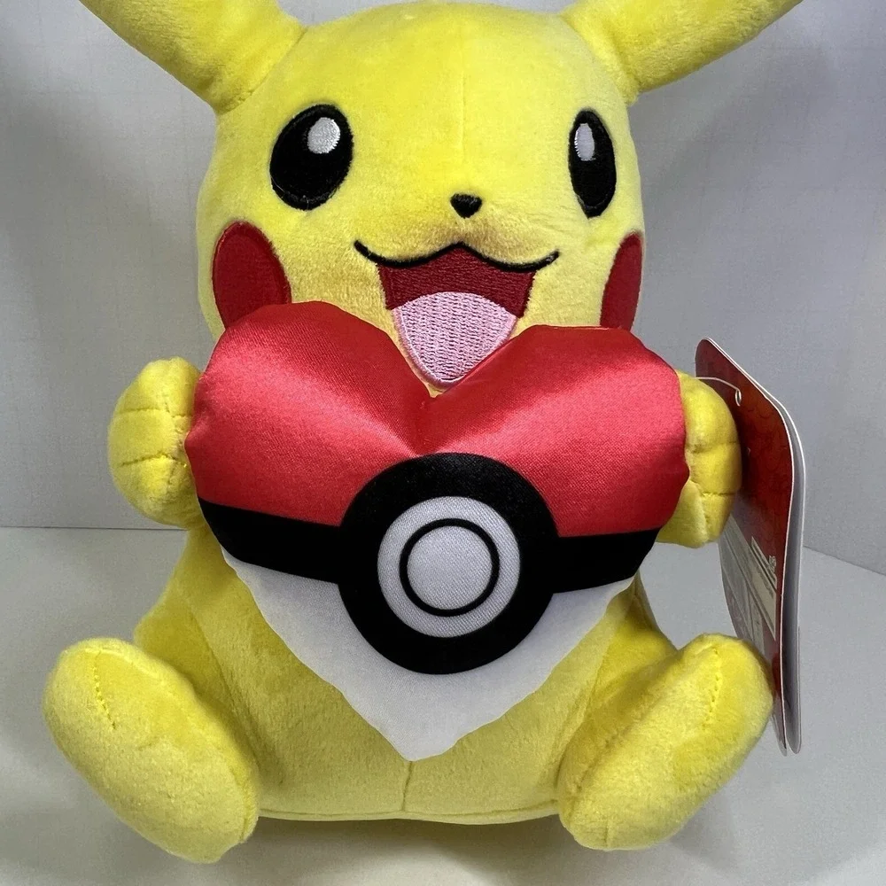 Pokemon Valentines Pikachu‎ Holding Heart Pokeball 8